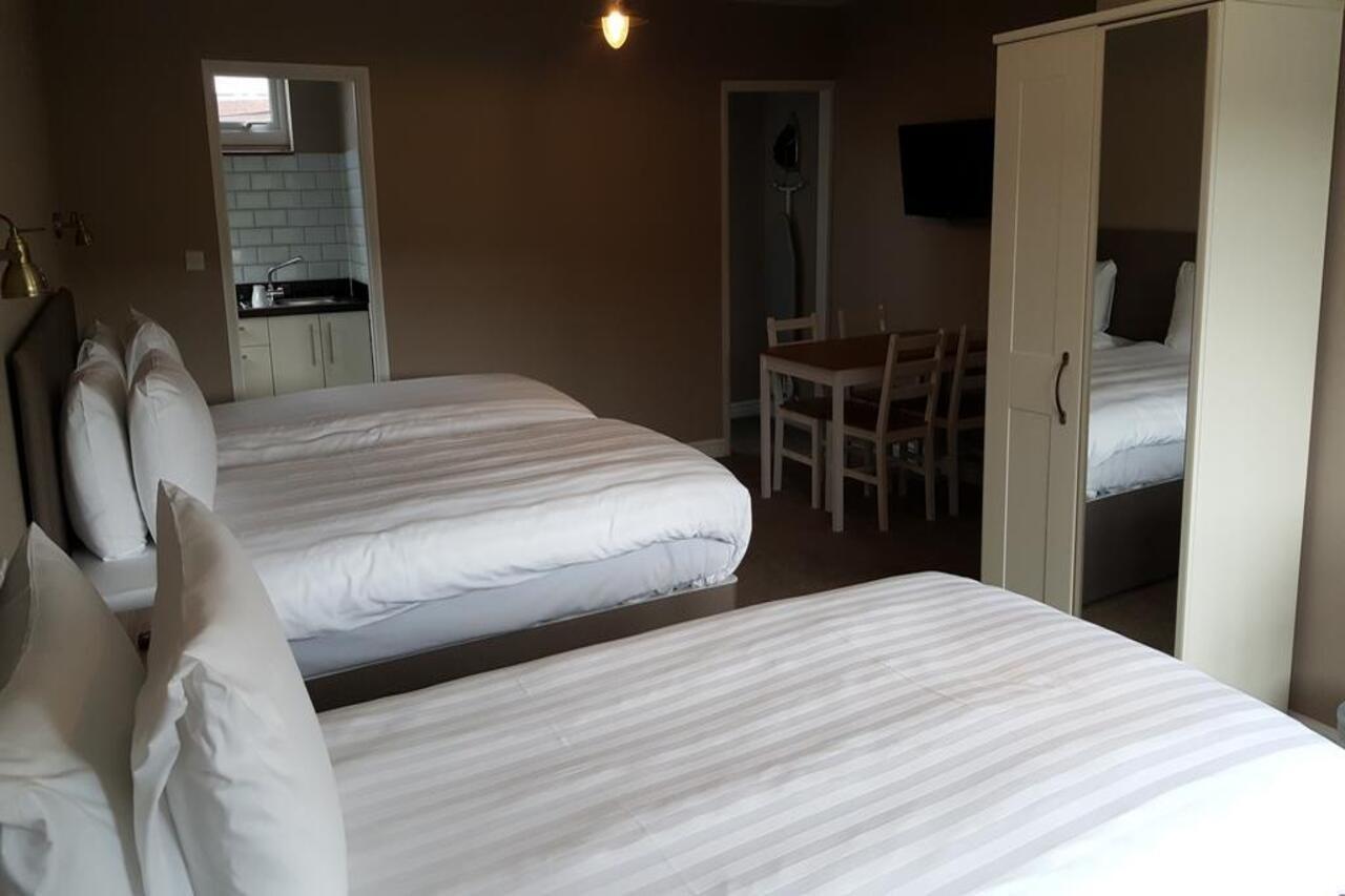 Rye Court Hotel High Wycombe Extérieur photo