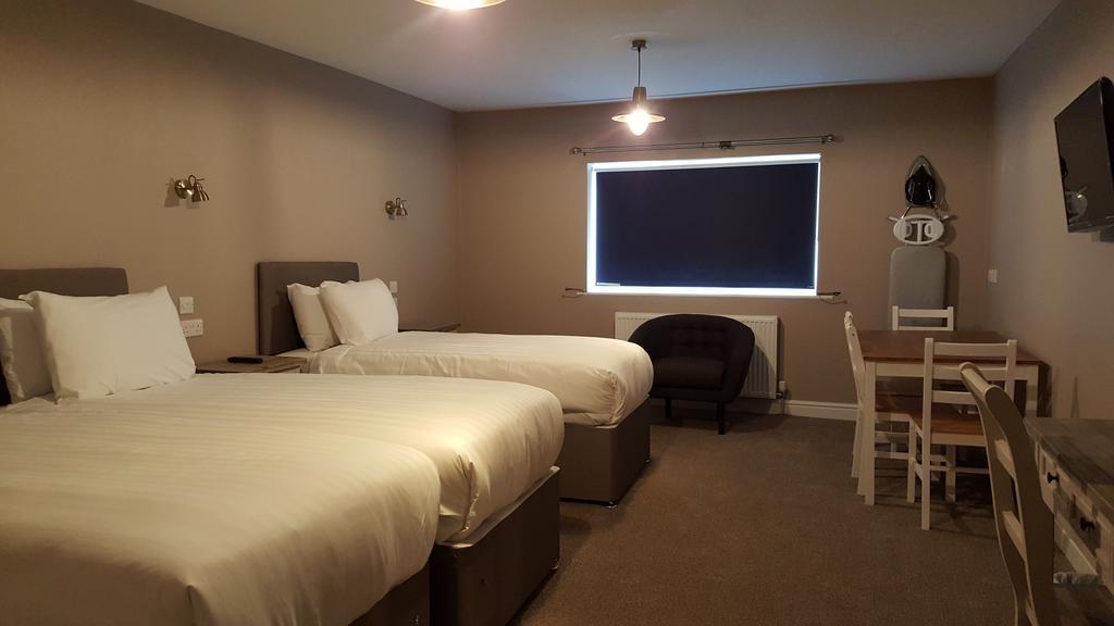 Rye Court Hotel High Wycombe Extérieur photo